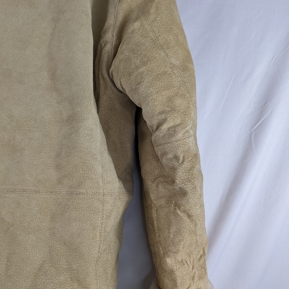 PRE -OWNED, ST JOHNS BAY WOMEN'S SUEDE LEATHER COAT, SIZE LARGE. - Picture 10 of 11
